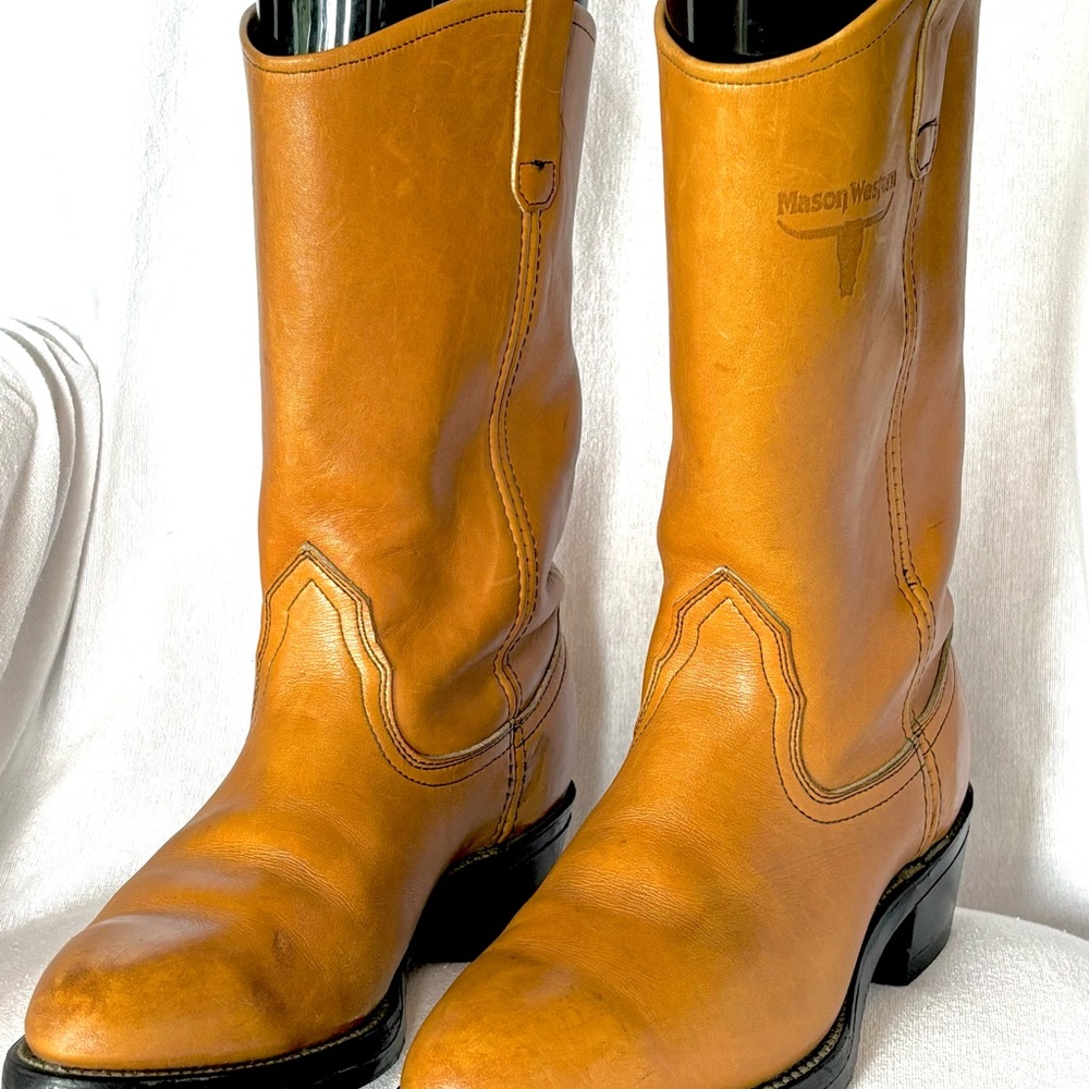 Vintage Mason Western, Chippewa Tan Leather Boots Vibram sole Men Size 8.5 H1006